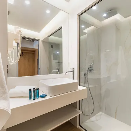 Acandia Hotel 4*