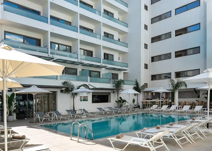 Acandia Hotel 4*