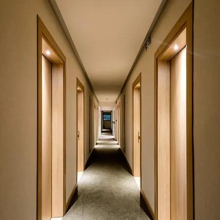 Acandia Hotel 4*